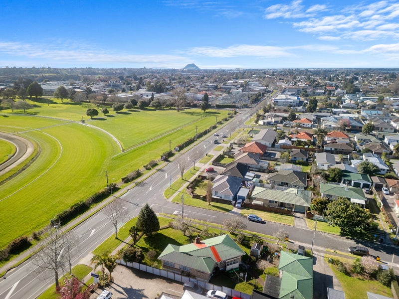 2 Maitland Street, Greerton, Tauranga - Carousel 11
