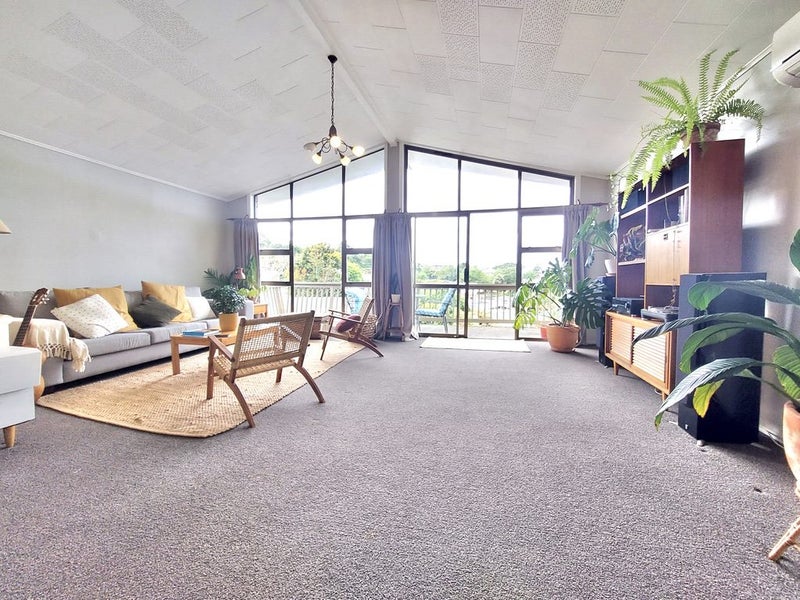 5 Penrith Street, Westown, New Plymouth - Carousel 1