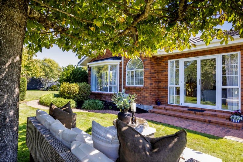 1C Waiwera Place, Merrilands, New Plymouth - Carousel 2