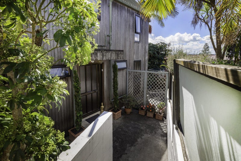 8/20 Selwyn Road, Howick, Auckland - Carousel 2