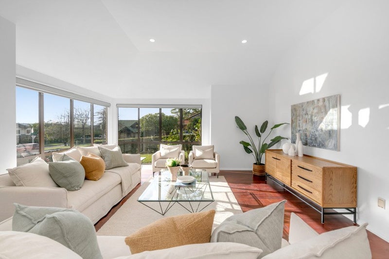 8 Kilimanjaro Drive, Northpark, Auckland - Carousel 2