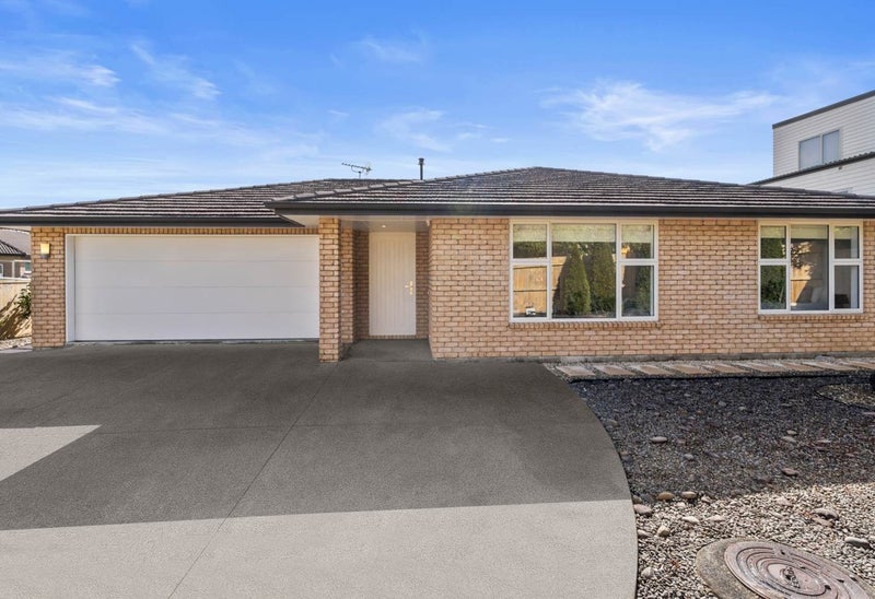 43 Ballymore Drive, Pinehill, Auckland - Carousel 1