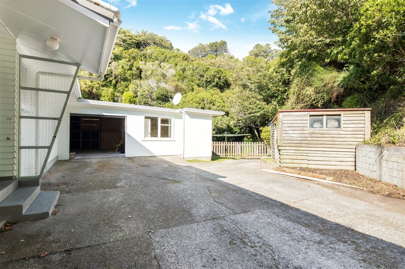 8 Silverbirch Grove, Churton Park, Wellington - Carousel 15