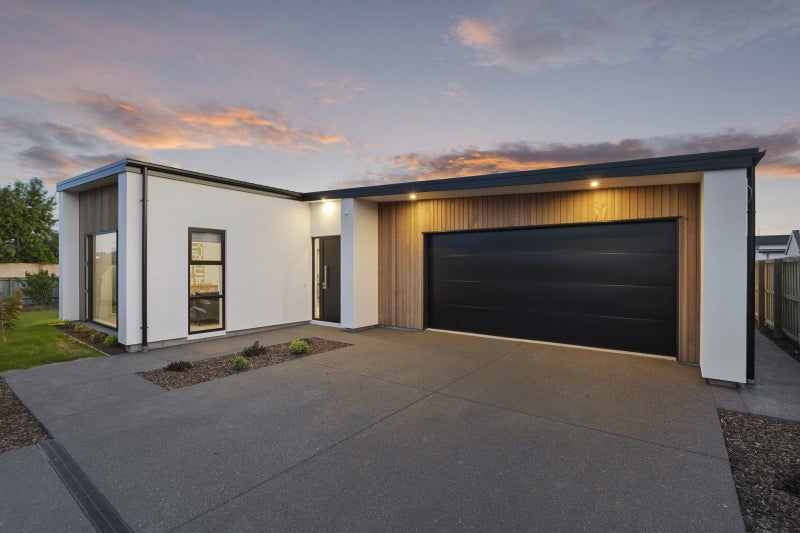 15 Perehia Mews, Marshland, Christchurch - Carousel 2