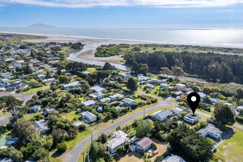 15 Drake Street, Waikawa Beach, Manakau - Carousel 2