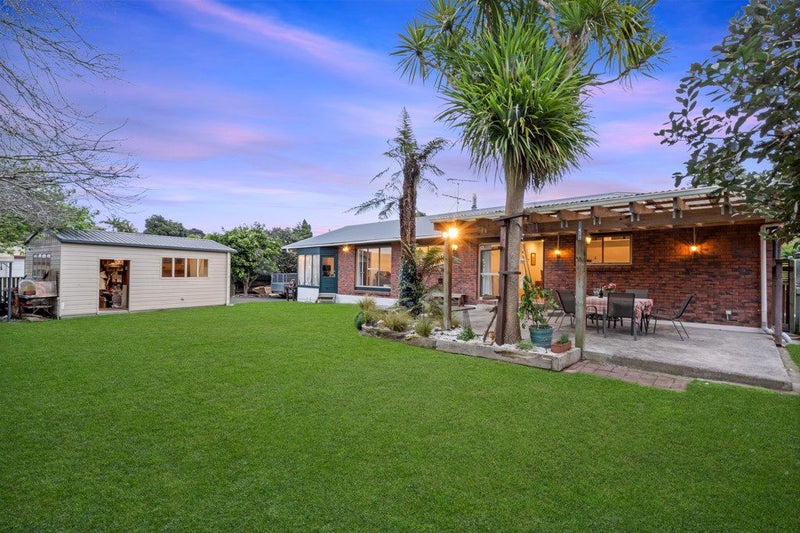 7 Kavanagh Place, Opaheke, Papakura - Carousel 1