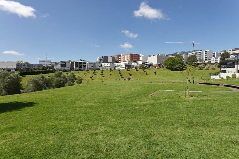 2J/7 Charlotte Street, Eden Terrace, Auckland - Carousel 16