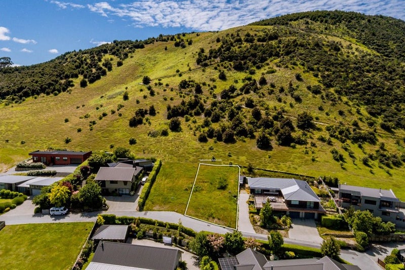 11B Fastness Crescent, Wānaka - Carousel 2