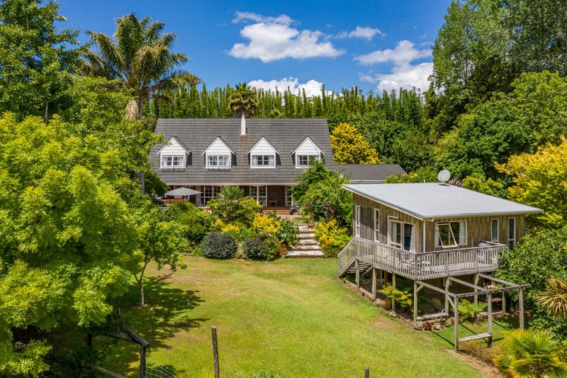 6984D State Highway 1, Pakaraka - Carousel 1