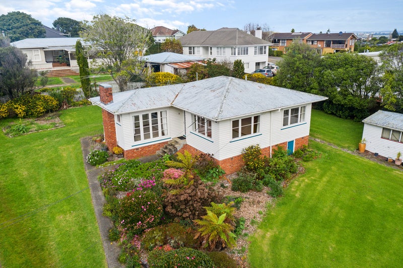1A Herd Road, Hillsborough, Auckland - Carousel 1