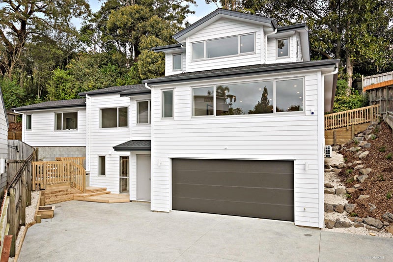 11A Squirrel Lane, Browns Bay, Auckland - Carousel 1