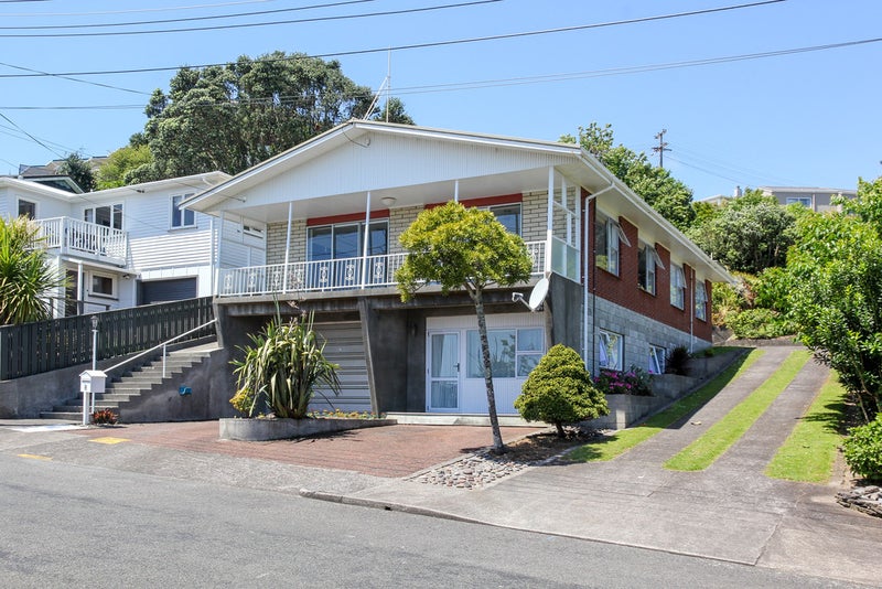 8 Mount View Place, Spotswood, New Plymouth - Carousel 1