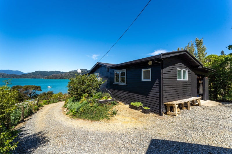 7102 Kenepuru Road, Picton - Carousel 2