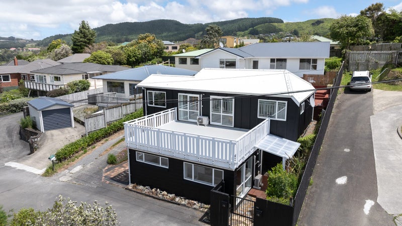 17A The Drive, Tawa, Wellington - Carousel 1