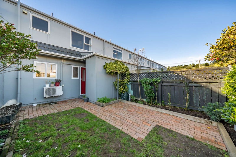 5/25 Tennyson ST, PETONE, LOWER HUTT - Carousel 2