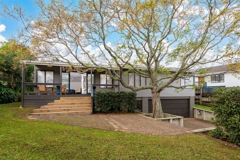 17 Orinda Close, Botany Downs, Auckland - Carousel 2