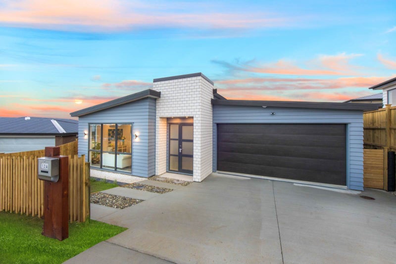 10A Crows Road, Swanson, Auckland - Carousel 1