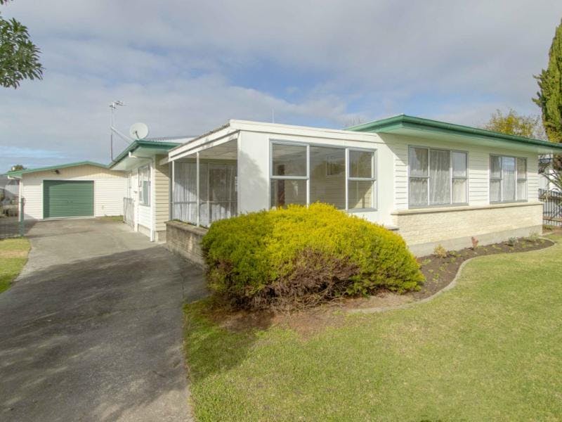 19 Fife Crescent, Tamatea, Napier - Carousel 1