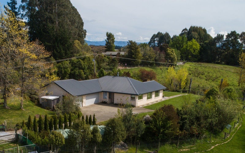 123 Maisey Road, Redwood Valley - Carousel 2