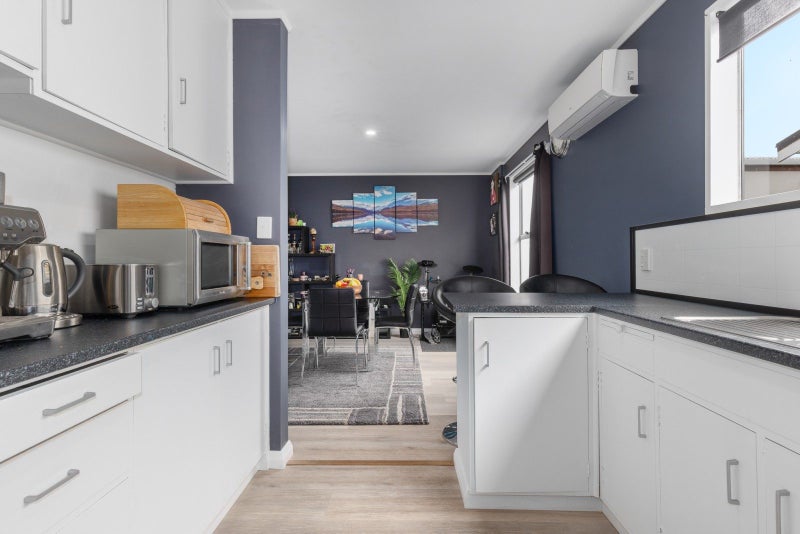 3/3 School Road, Plimmerton, Porirua - Carousel 2