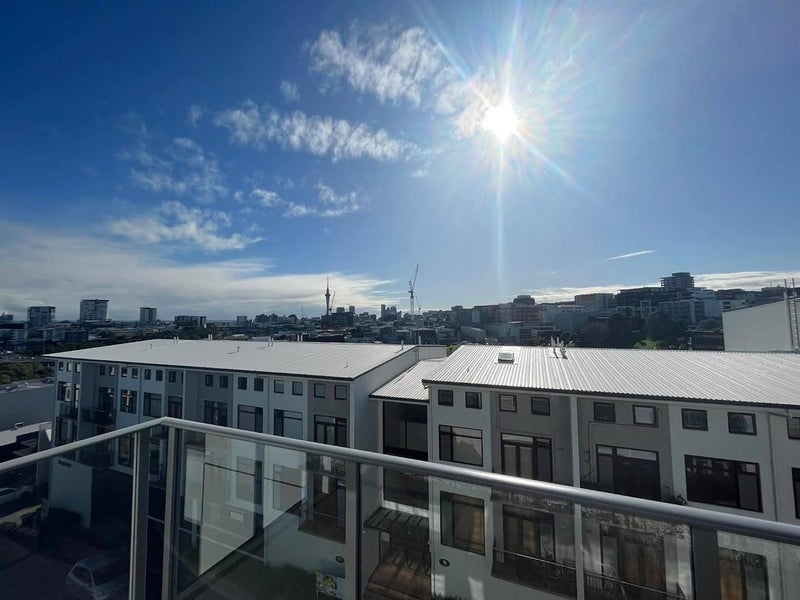 4B/20 Charlotte Street, Eden Terrace, Auckland - Carousel 1