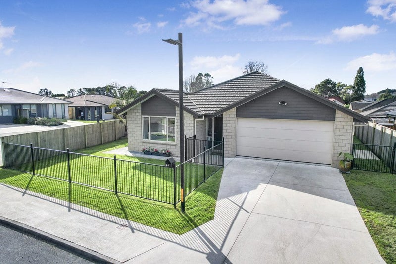6 Yanicks Crescent, Fitzroy, Hamilton - Carousel 2