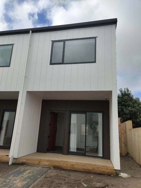9/16 William Roberts Road, Pakuranga, Auckland - Carousel 11