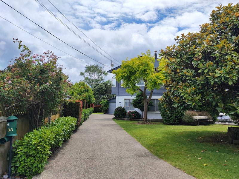 33 Swan Crescent, Pakuranga, Auckland - Carousel 1