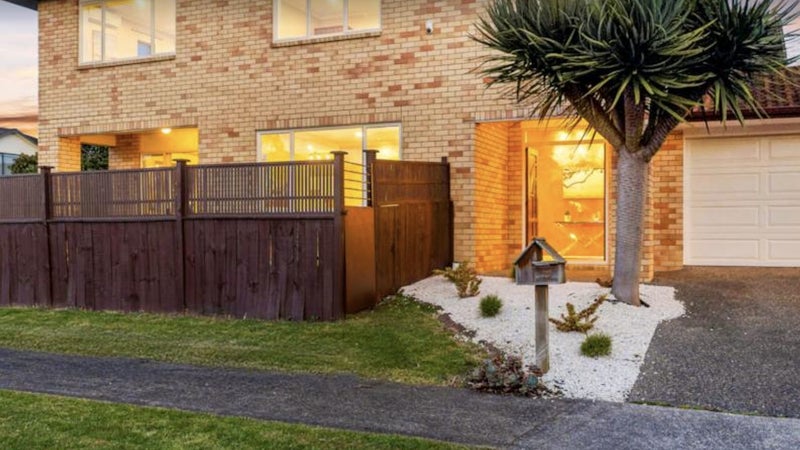 12 Janway Avenue, Flat Bush, Auckland - Carousel 1