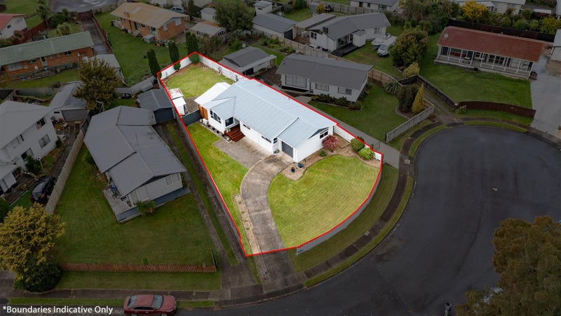 15 Margaret Place, Deanwell, Hamilton - Carousel 18