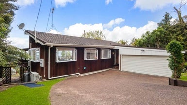 4 Okewa Road, Titirangi, Auckland - Carousel 1