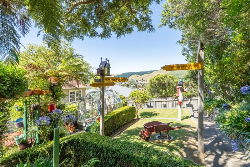 39 Sunrise Boulevard, Tawa, Wellington - Carousel 1