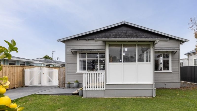 79 Nelson Crescent, Napier South, Napier - Carousel 1
