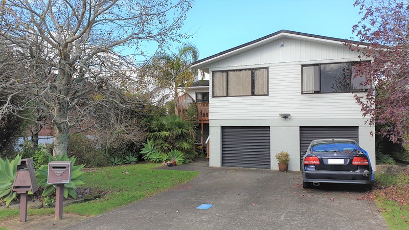 13 McBreen Avenue, Northcote, Auckland - Carousel 1