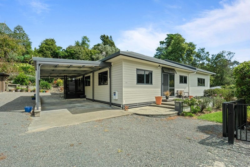 200 Barkers Hill Road, Whataupoko, Gisborne - Carousel 2