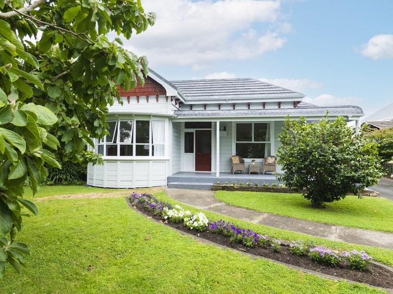 83 Stout Street, Whataupoko, Gisborne - Carousel 1