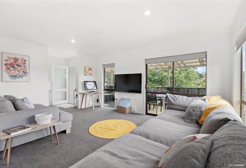 11 Elvira Place, Ranui, Auckland - Carousel 2