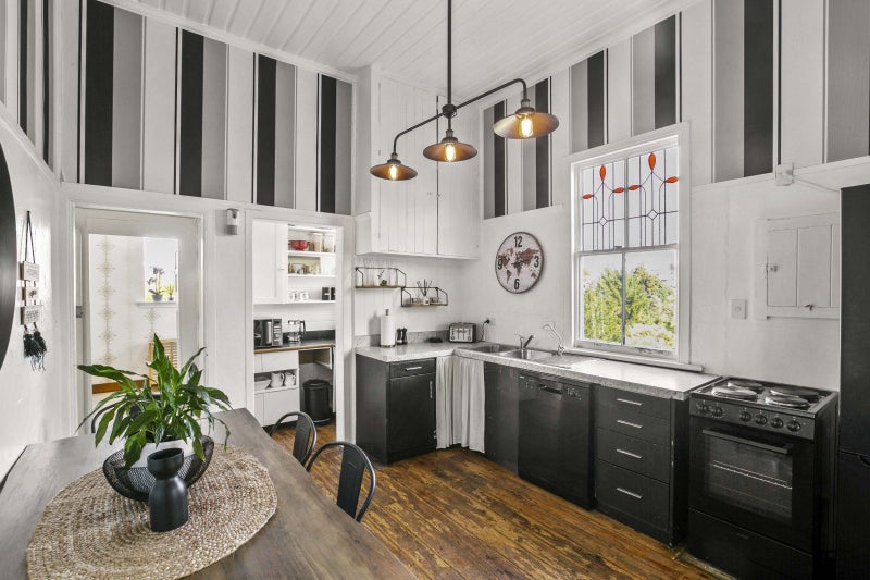 19 Harriet Place, Whalers Gate, New Plymouth - Carousel 2