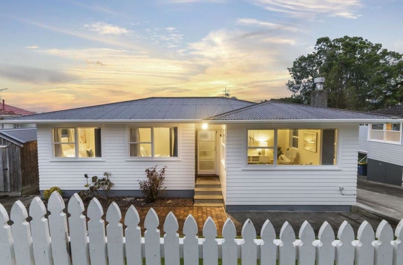 37 Compton Street, Hillcrest, Auckland - Carousel 1