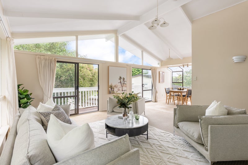 33 Kempthorne Crescent, Mission Bay, Auckland - Carousel 1