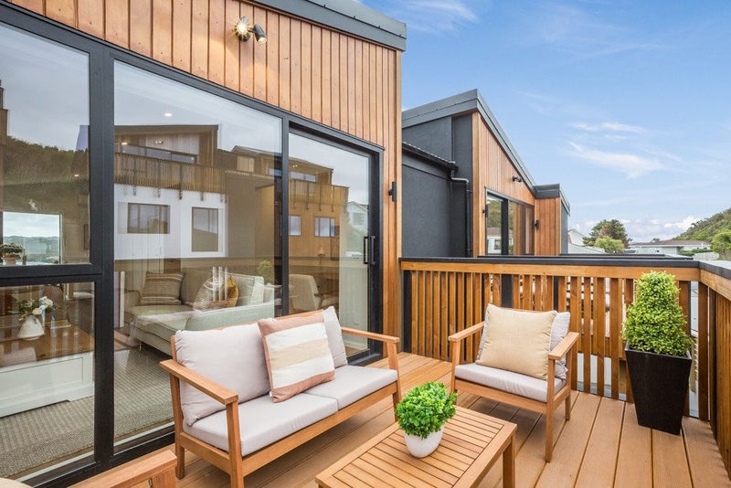 10 Stockden Place, Karori, Wellington - Carousel 1