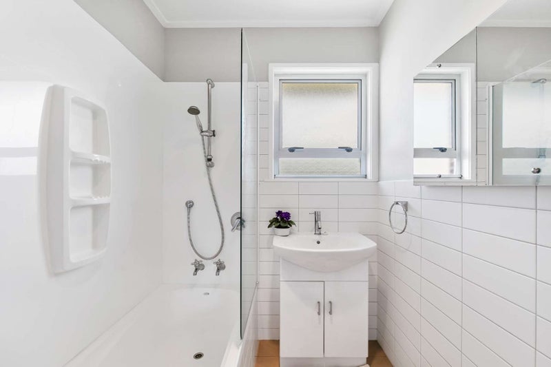 4/6 Kakariki Avenue, Mount Eden, Auckland - Carousel 2