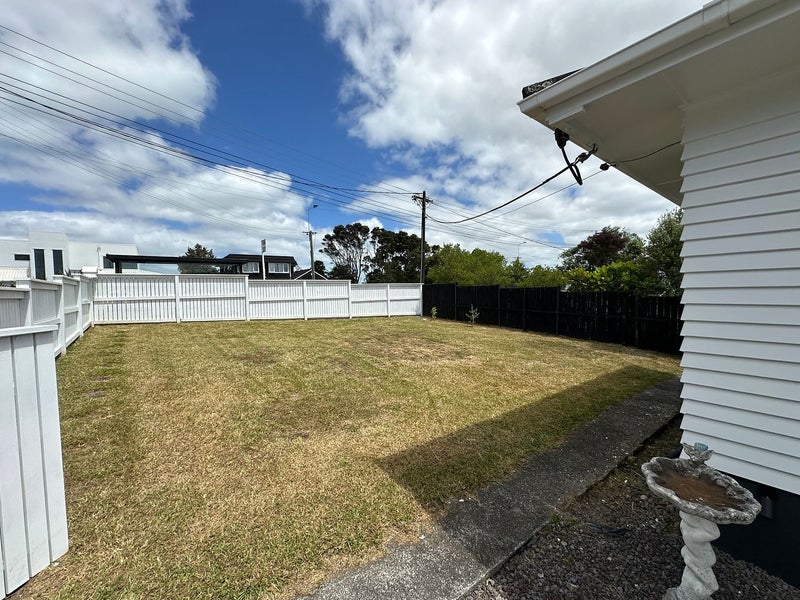 1/99 Rangatira Road, Beach Haven, Auckland - Carousel 2