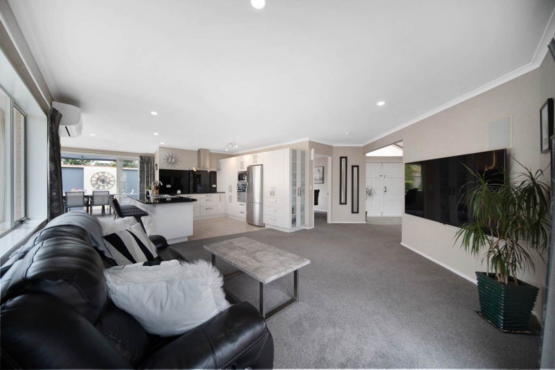 15 Amadeus Place, Northpark, Auckland - Carousel 2