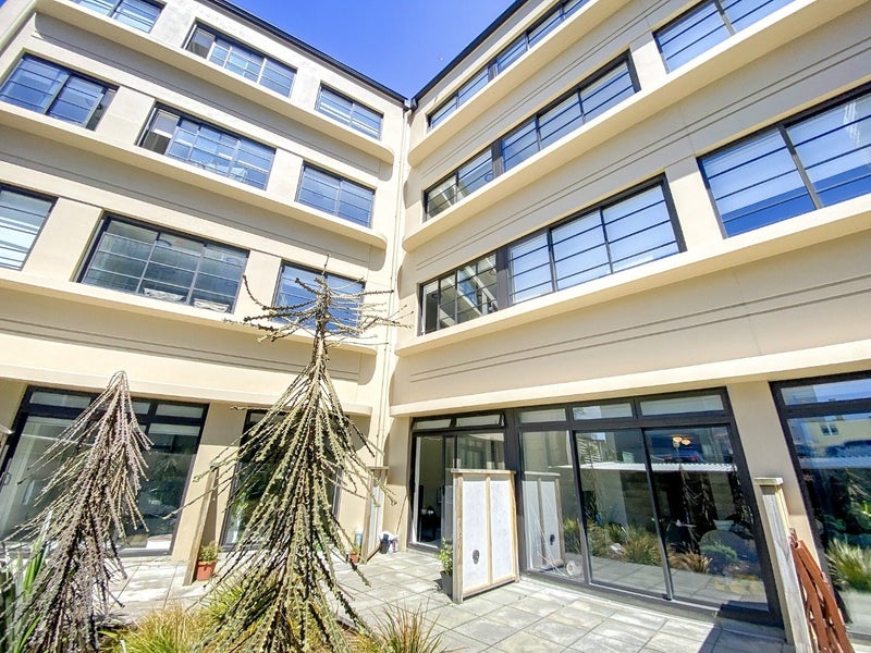 202/3 Roxburgh Street, Mount Victoria, Wellington - Carousel 11