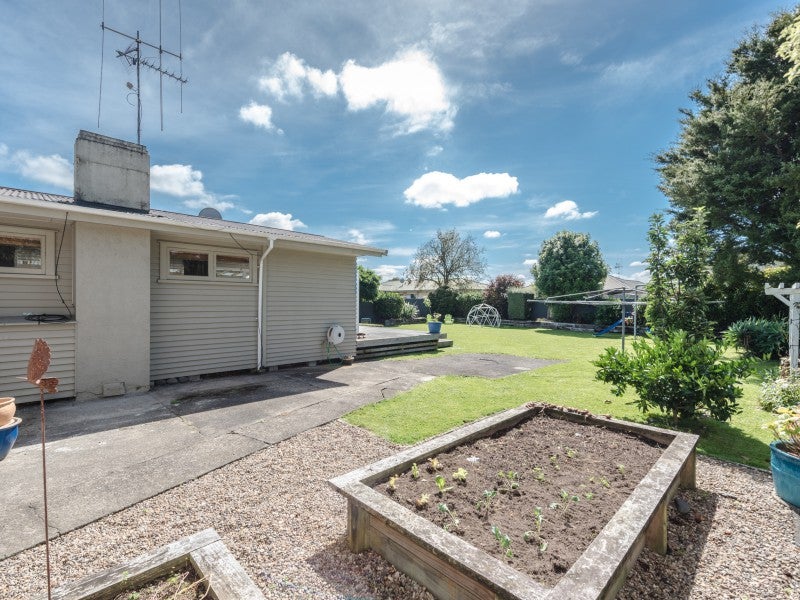 22 Garnett Avenue, Forest Lake, Hamilton - Carousel 21