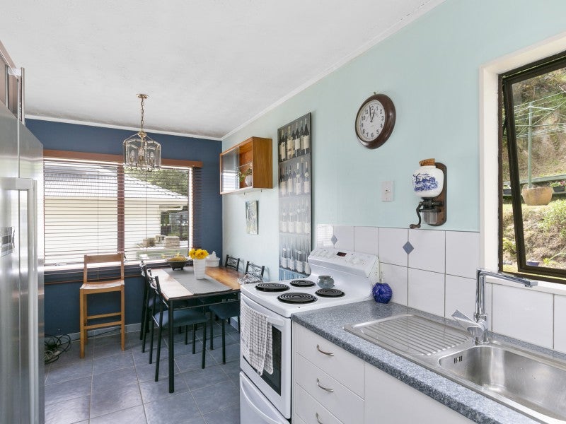 63 Hazlewood Avenue, Karori, Wellington - Carousel 2