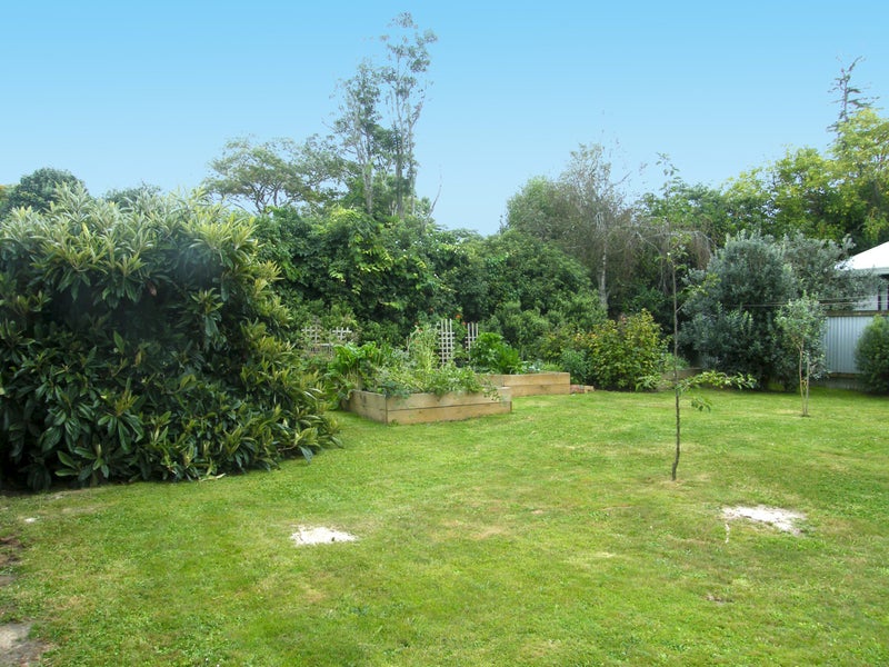 7 St Winifreds Avenue, Hamilton East, Hamilton - Carousel 16