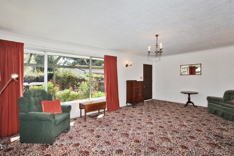 2/3 Esher Place, Saint Martins, Christchurch - Carousel 2