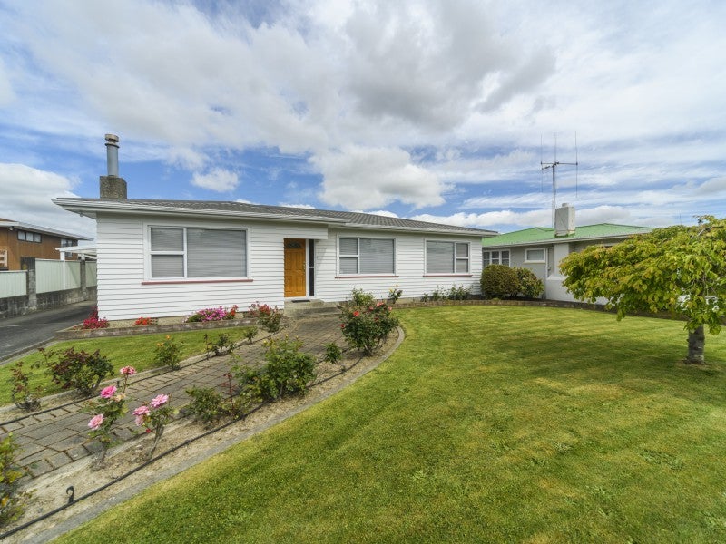 24 Milton Street, Roslyn, Palmerston North - Carousel 1